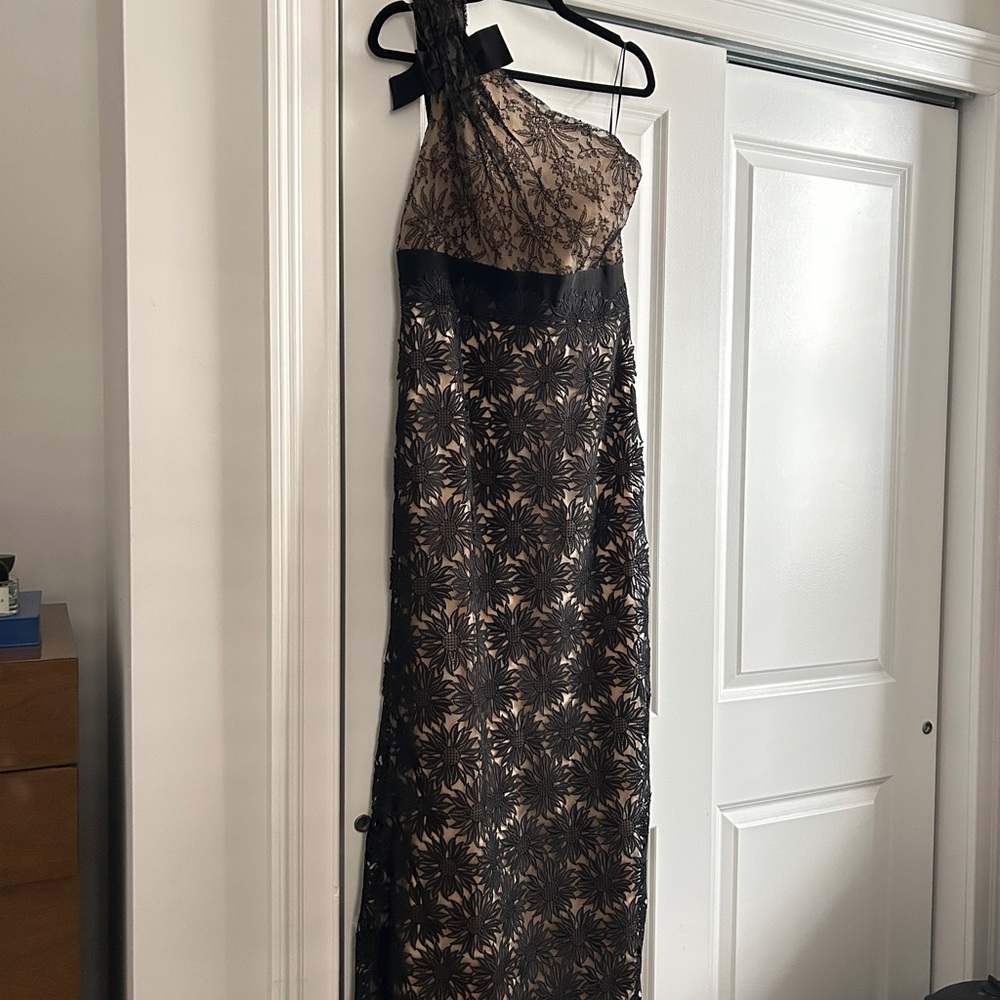 Valentino Black Lace One-Shoulder Gown